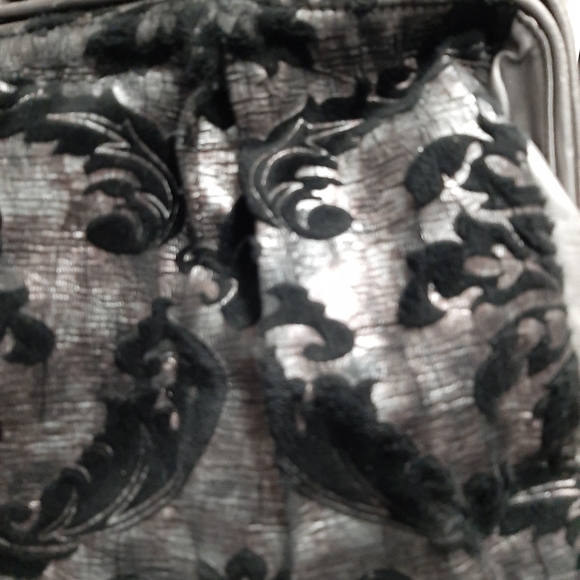 Purse - Picture 4 of 9